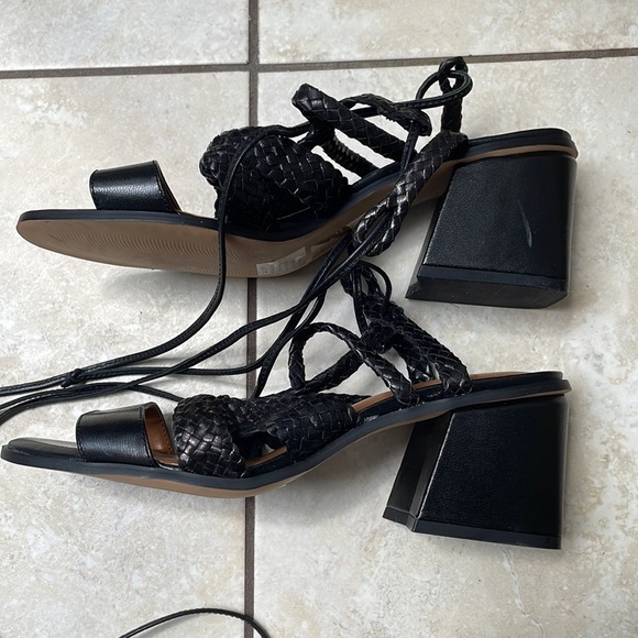 7.5 Halston Piper Strappy Block Chunky Sandal Heels Black Leather Braided - Picture 6 of 12